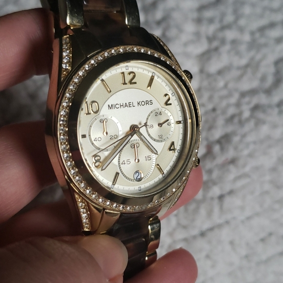 Michael Kors Watch - Picture 3 of 4